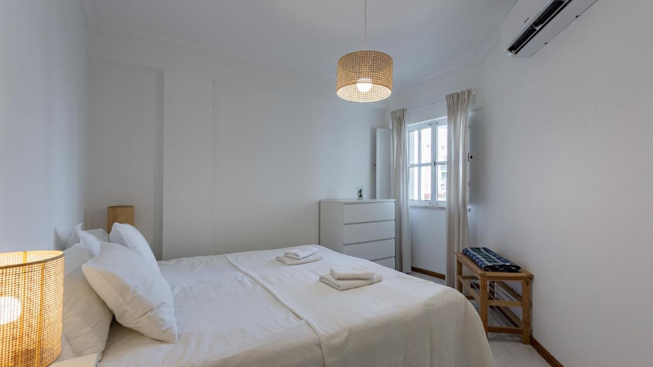 Bright 1Bdr Apartment W/Balcony By Lovelystay ヴィラ・レアル・デ・サント・アントニオ エクステリア 写真