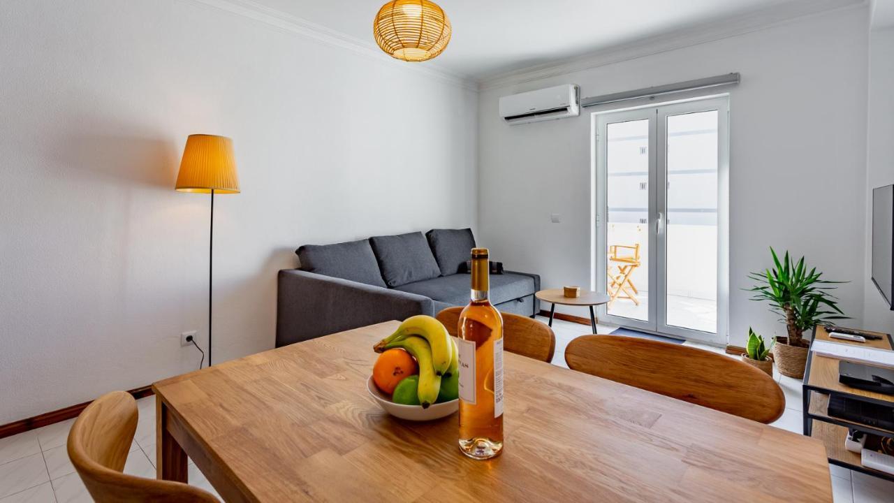 Bright 1Bdr Apartment W/Balcony By Lovelystay ヴィラ・レアル・デ・サント・アントニオ エクステリア 写真