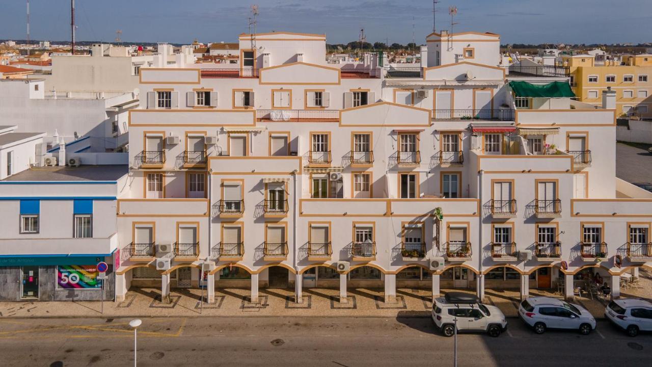 Bright 1Bdr Apartment W/Balcony By Lovelystay ヴィラ・レアル・デ・サント・アントニオ エクステリア 写真